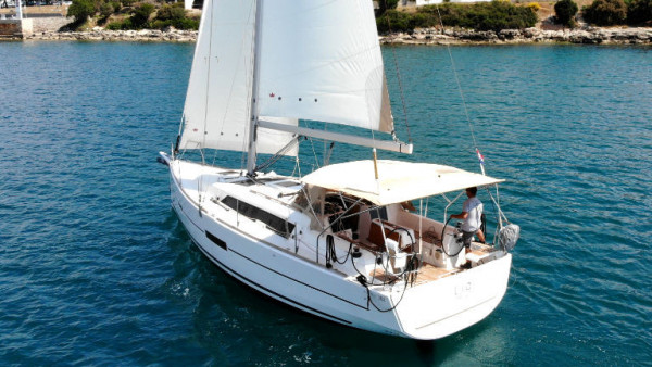 YachtABC - Lia - Croatia - Dufour 382 GL - 2 cab.