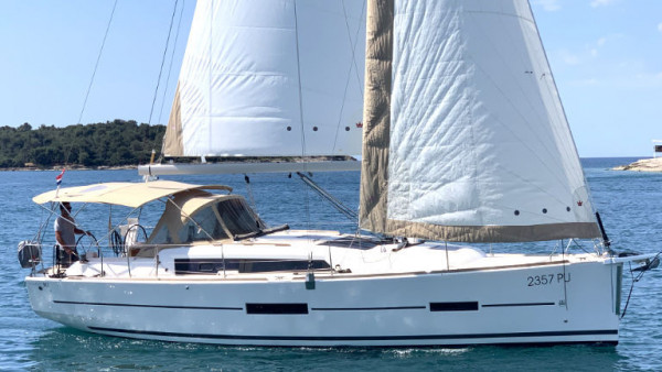 YachtABC - Lia - Croatia - Dufour 382 GL - 2 cab.