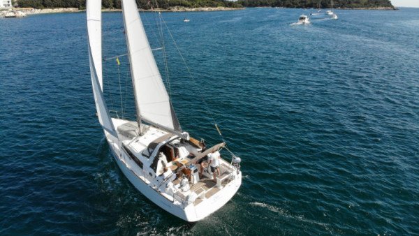 YachtABC - Olli - Croatia - Oceanis 38 - 3 cab.