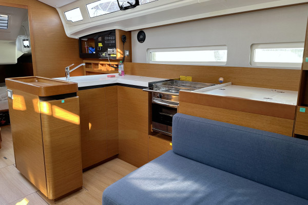 YachtABC - Lara - Croatia - Sun Odyssey 410 - 3 cab.