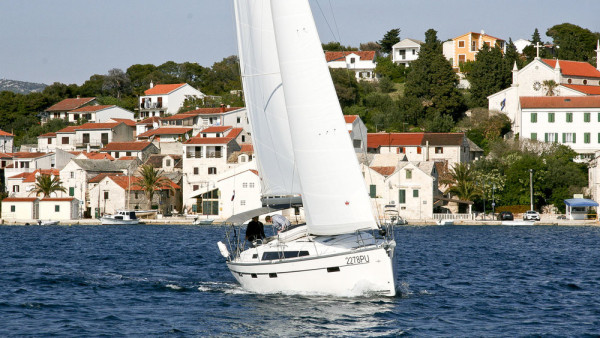 YachtABC - Maestral - Croatia - Bavaria Cruiser 41 - 3 cab.