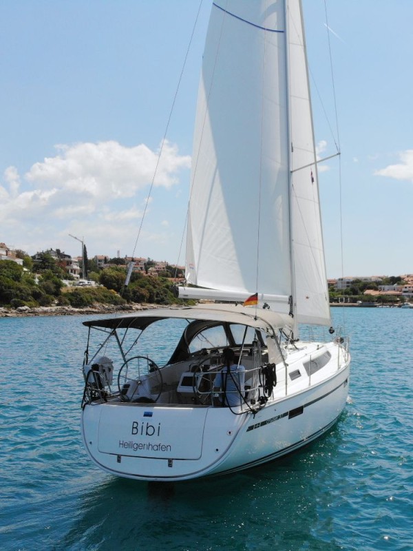 YachtABC - Bibi - Croatia - Bavaria Cruiser 37 - 3 cab.
