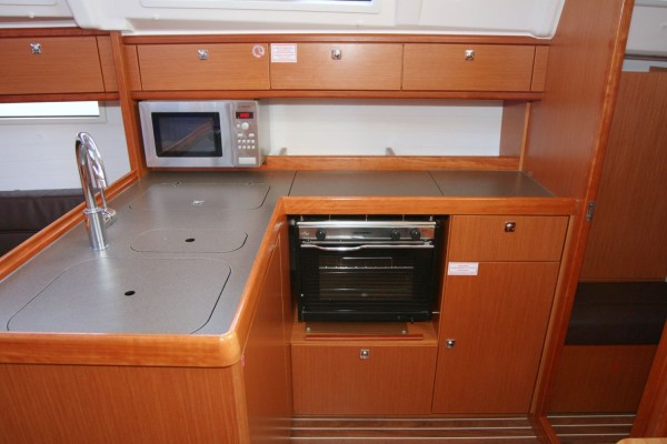 YachtABC - Bibi - Croatia - Bavaria Cruiser 37 - 3 cab.
