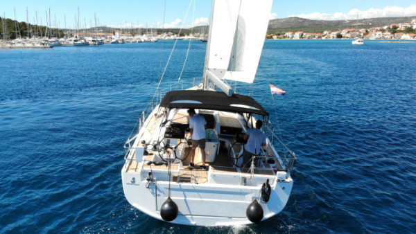 YachtABC - Cloudy Bay - Croatia - Oceanis 51.1 - 3 + 1 cab.