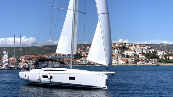 YachtABC - Cloudy Bay - Croatia - Oceanis 51.1 - 3 + 1 cab.